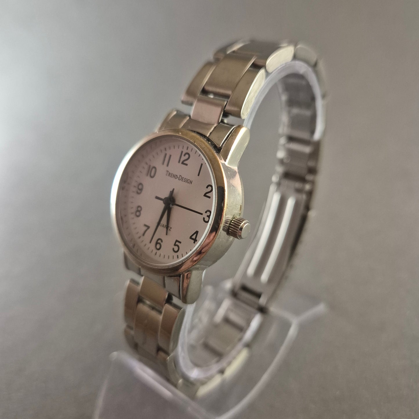 Trend-Design Armbanduhr – Klassisches Design mit Edelstahlarmband