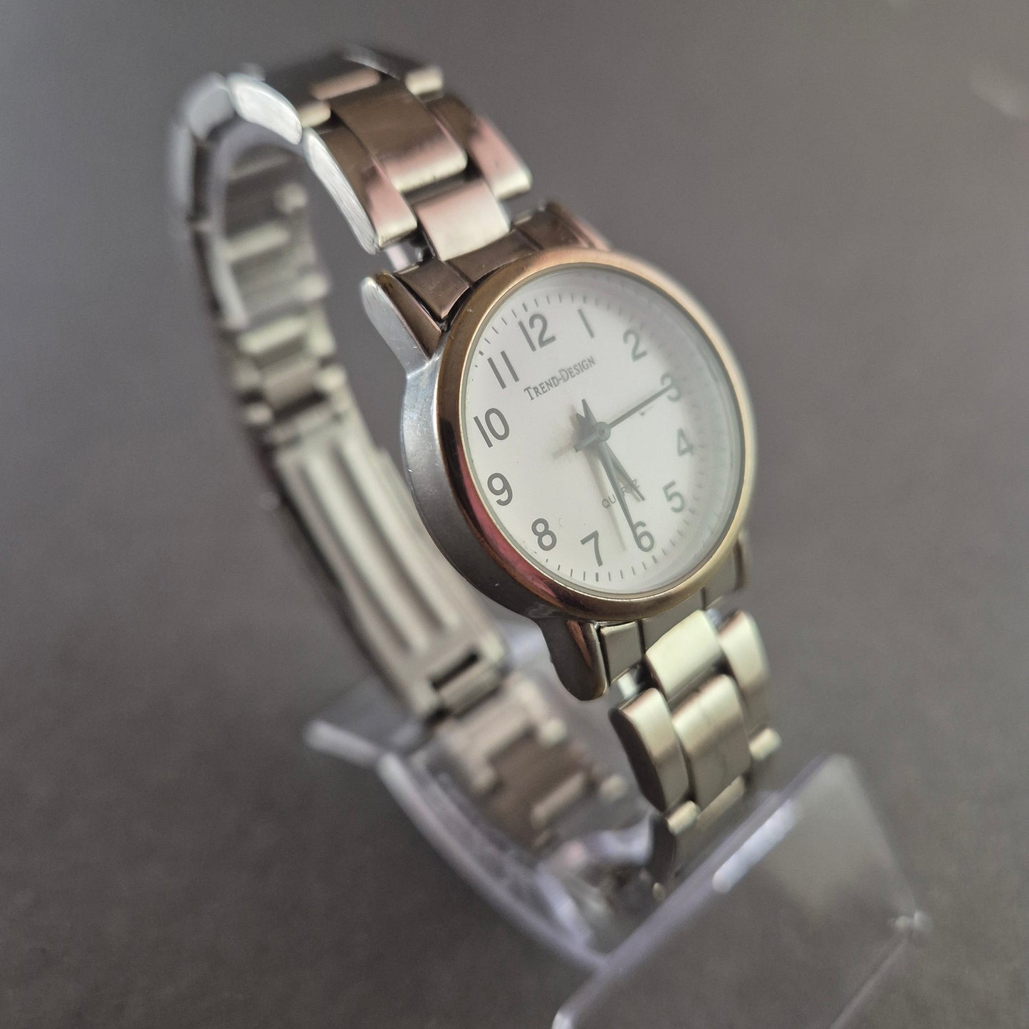 Trend-Design Armbanduhr – Klassisches Design mit Edelstahlarmband