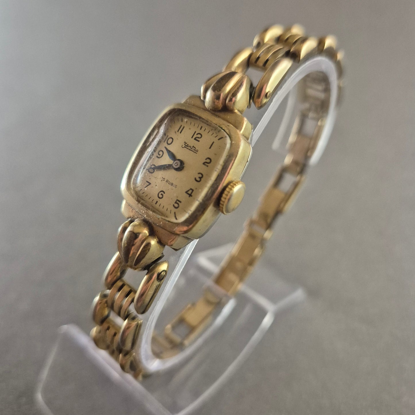 Zentra Vintage Armbanduhr – Elegantes Design mit 15 Rubis Werk