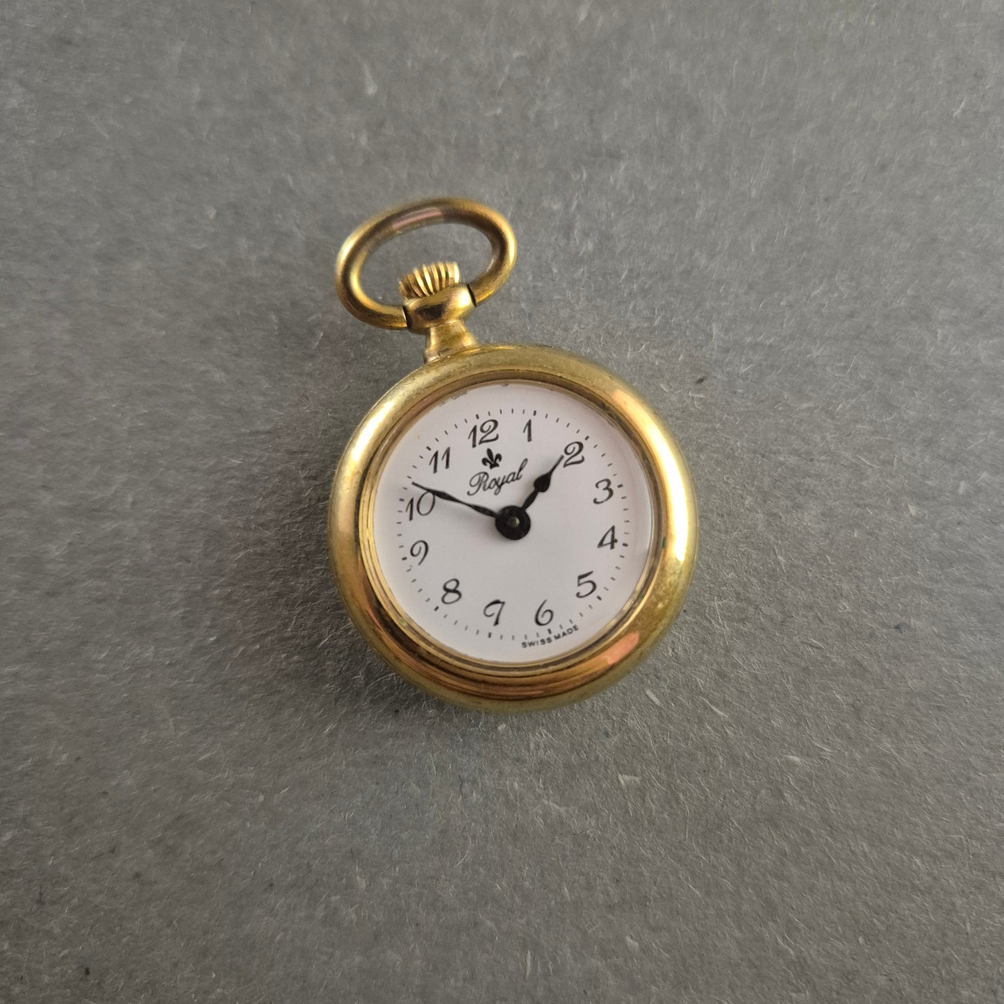 Royal Schweizer Taschenuhr – Elegantes Vintage-Design in Goldoptik