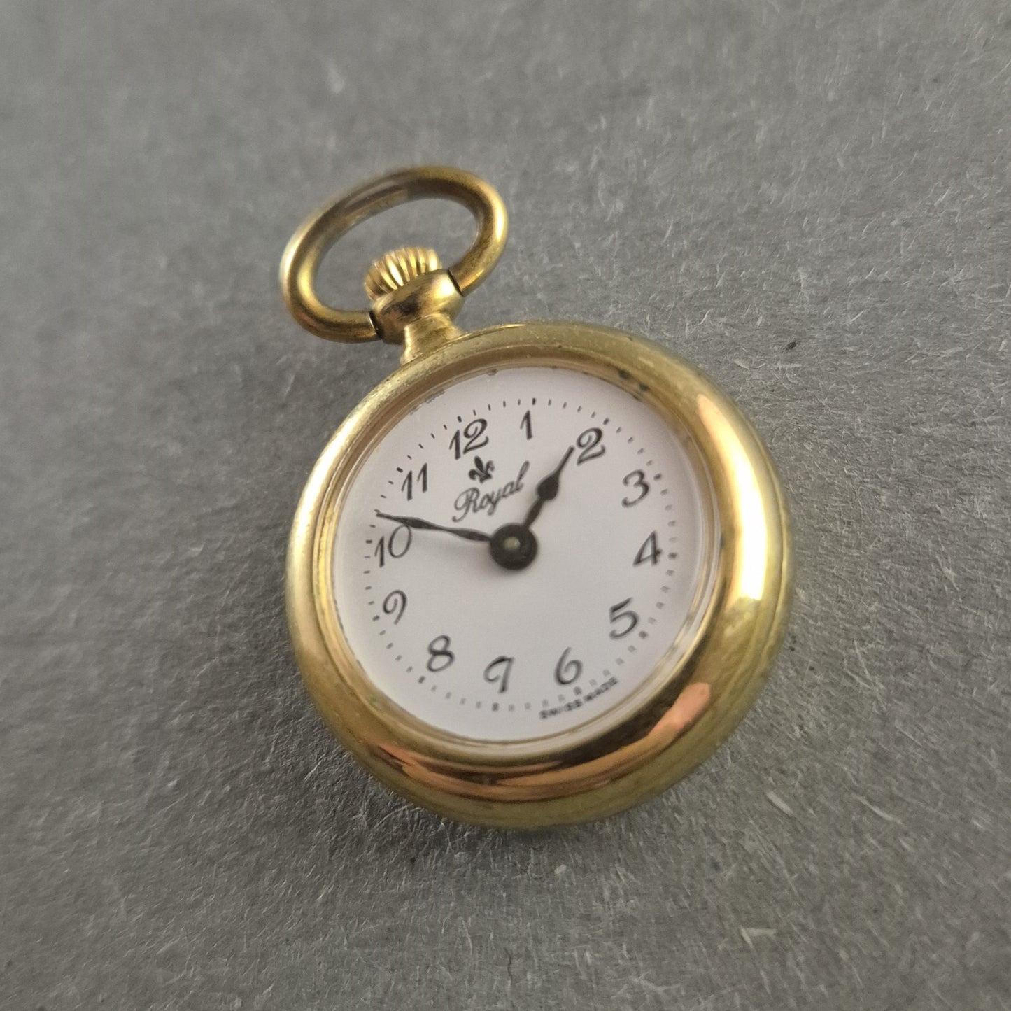 Royal Schweizer Taschenuhr – Elegantes Vintage-Design in Goldoptik