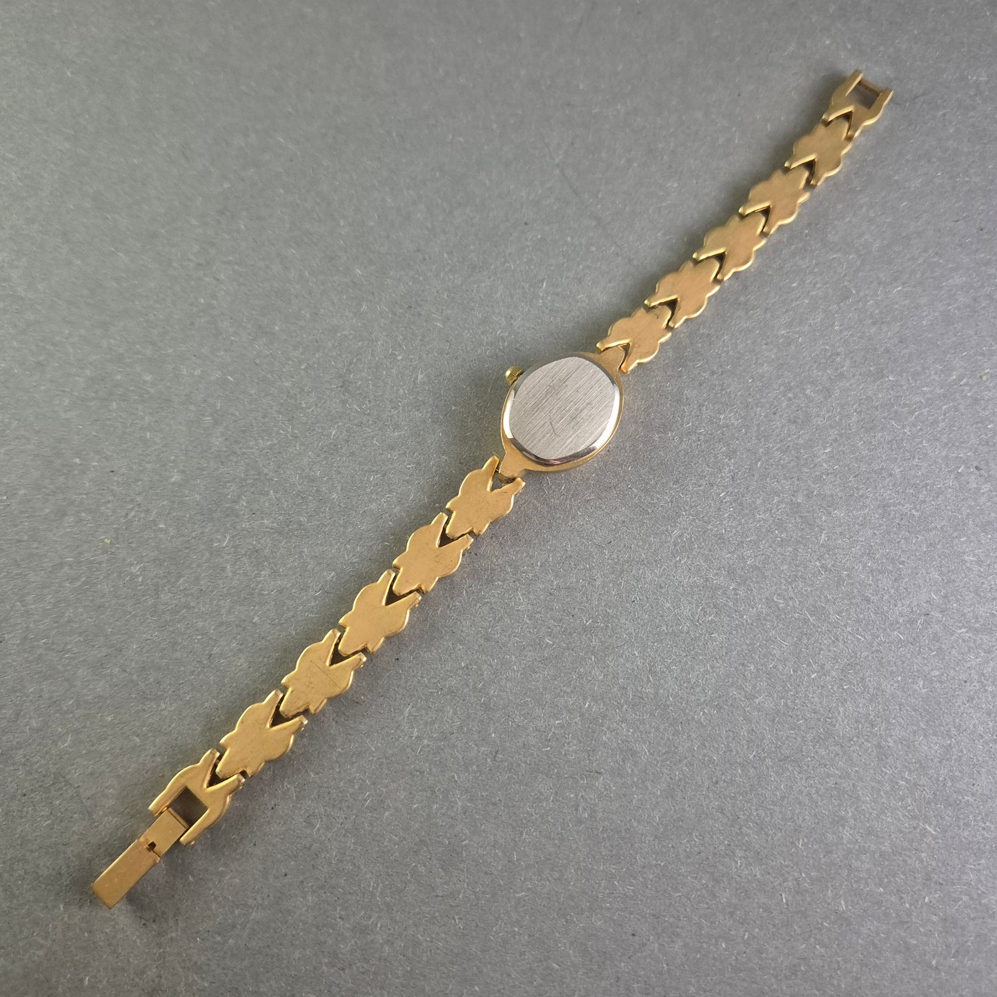 Elegante Damenarmbanduhr „Michel Delon“ – Goldfarbenes Design mit Quarzwerk