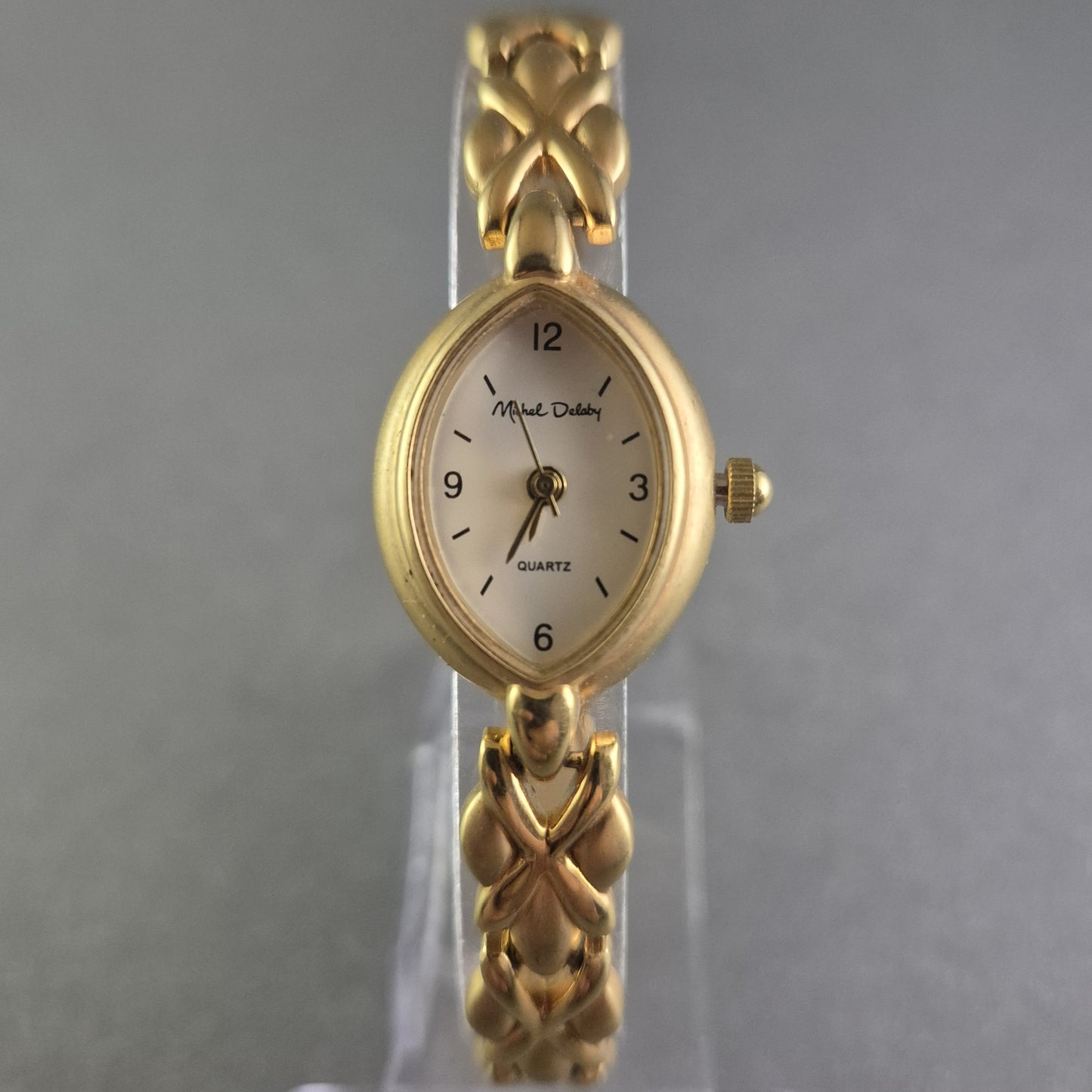 Elegante Damenarmbanduhr „Michel Delon“ – Goldfarbenes Design mit Quarzwerk