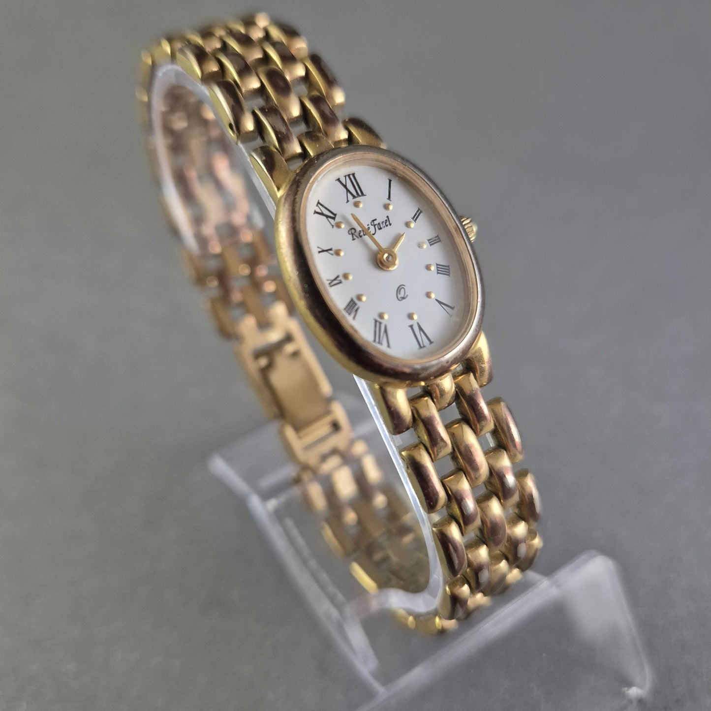 Elegante Damenarmbanduhr „RelicFuel“ – Goldfarben mit römischen Ziffern