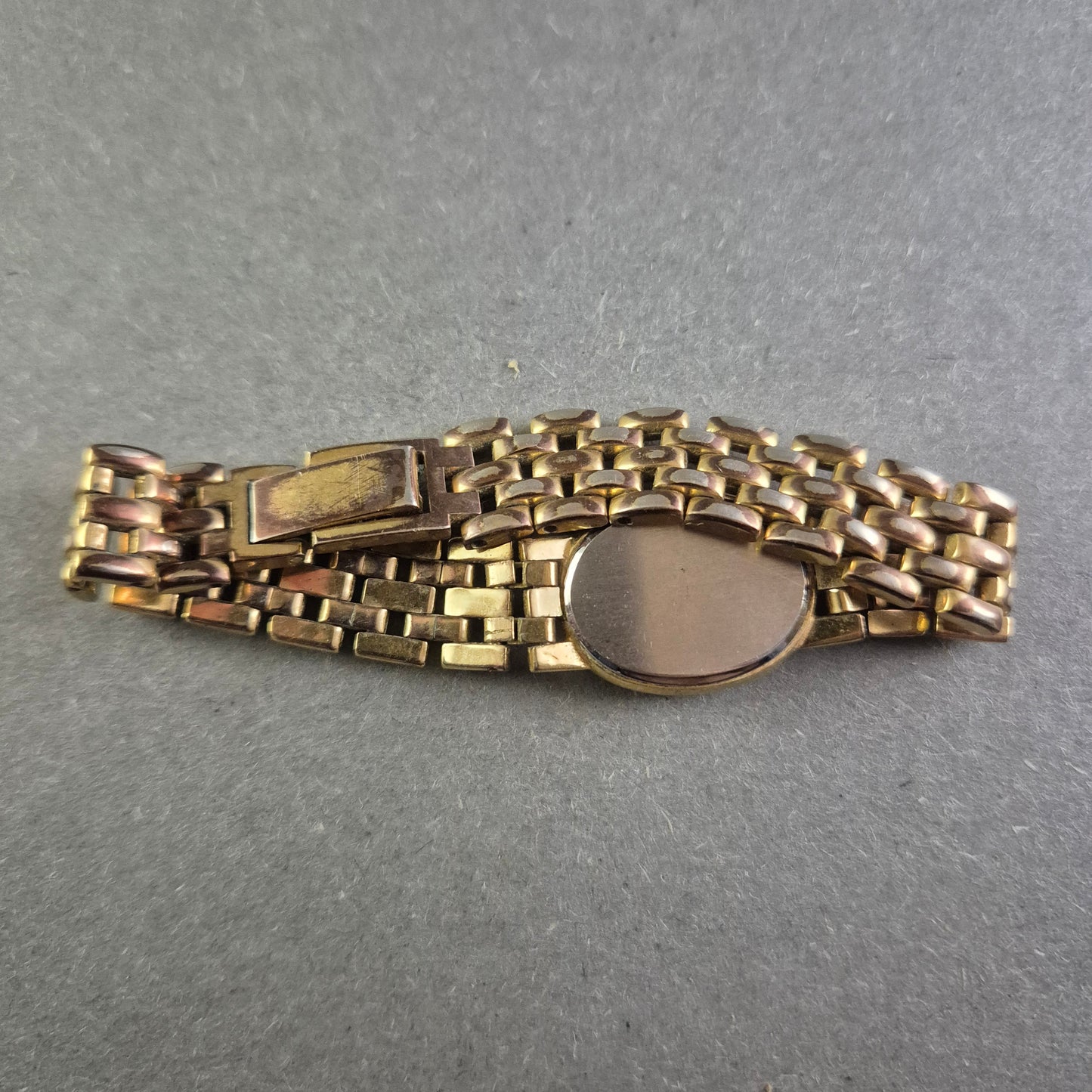 Elegante Damenarmbanduhr „RelicFuel“ – Goldfarben mit römischen Ziffern