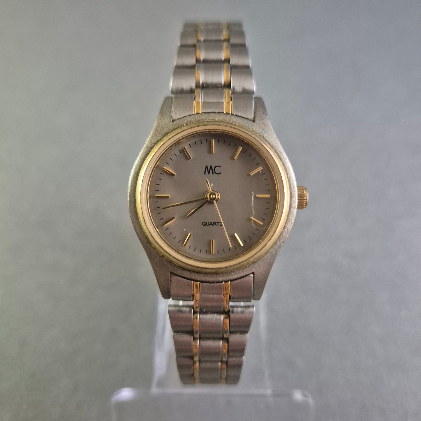 Zeitlose MC Damenarmbanduhr – Klassisches Design in Bicolor-Optik