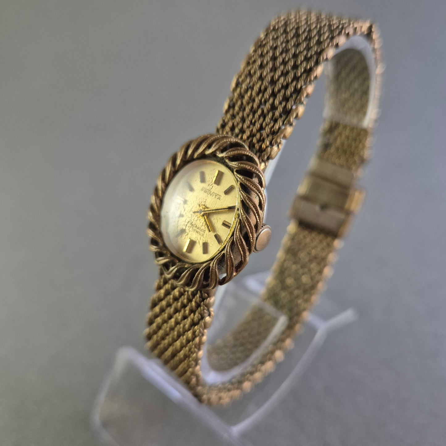 Elegante Provita Damenarmbanduhr – Vintage-Charme mit geflochtenem Armband