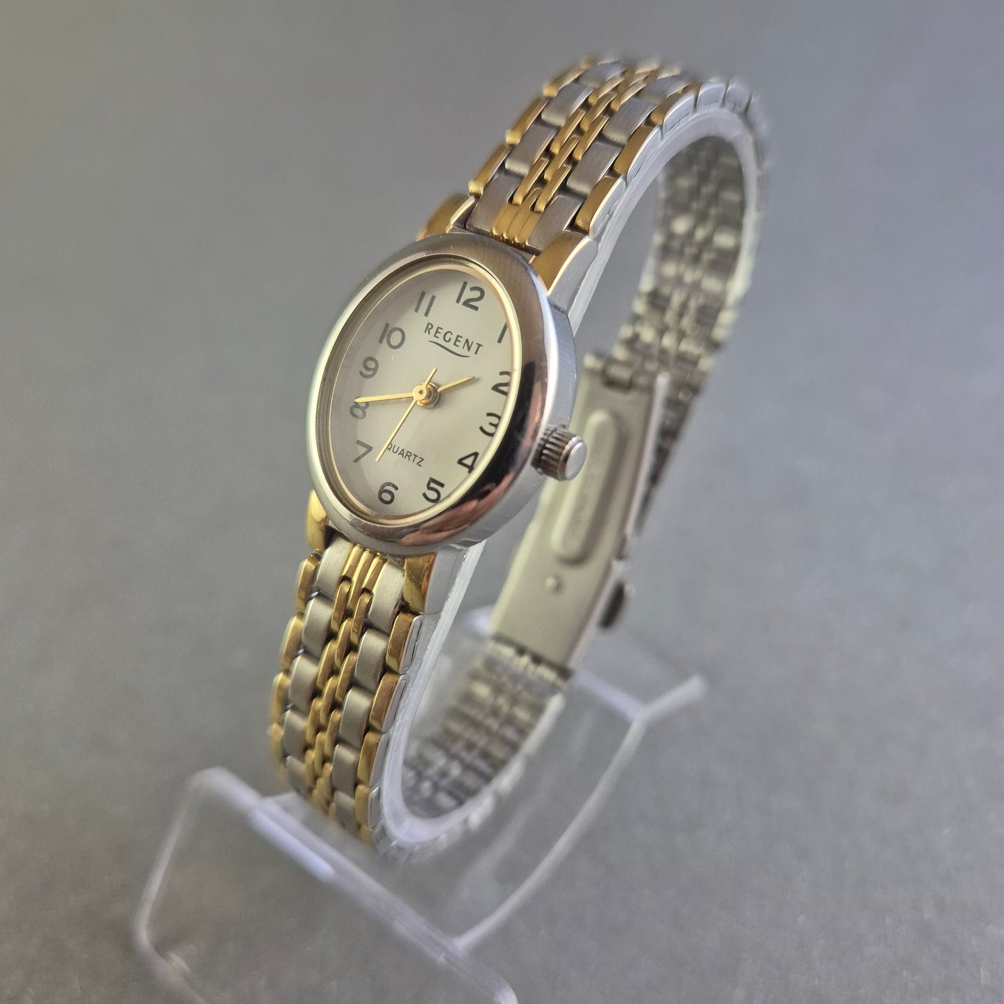 Regent Damenarmbanduhr – Klassische Eleganz in Bicolor-Optik