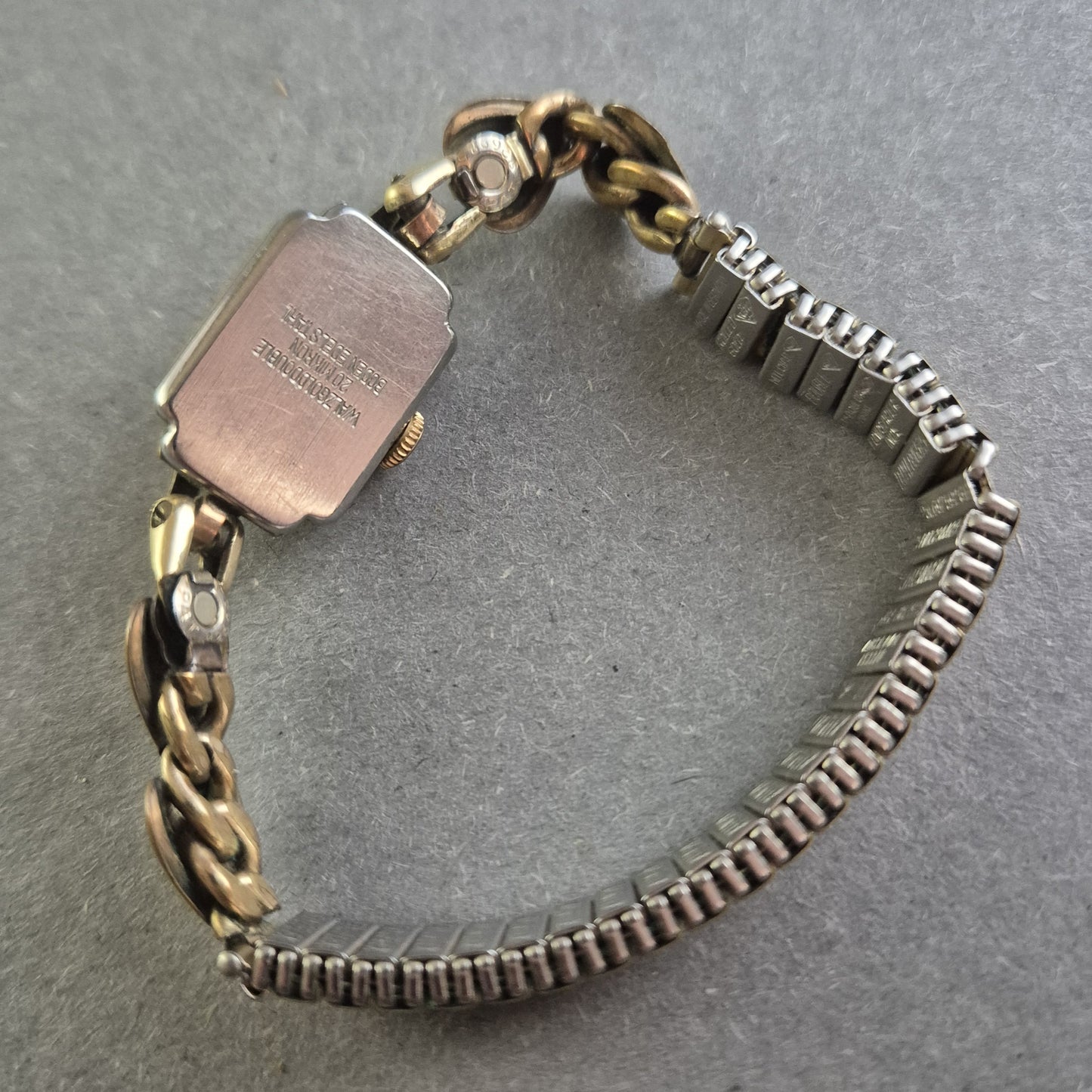 Exklusive Carla Damenarmbanduhr – Vintage-Schmuckstück mit Herzmotiv