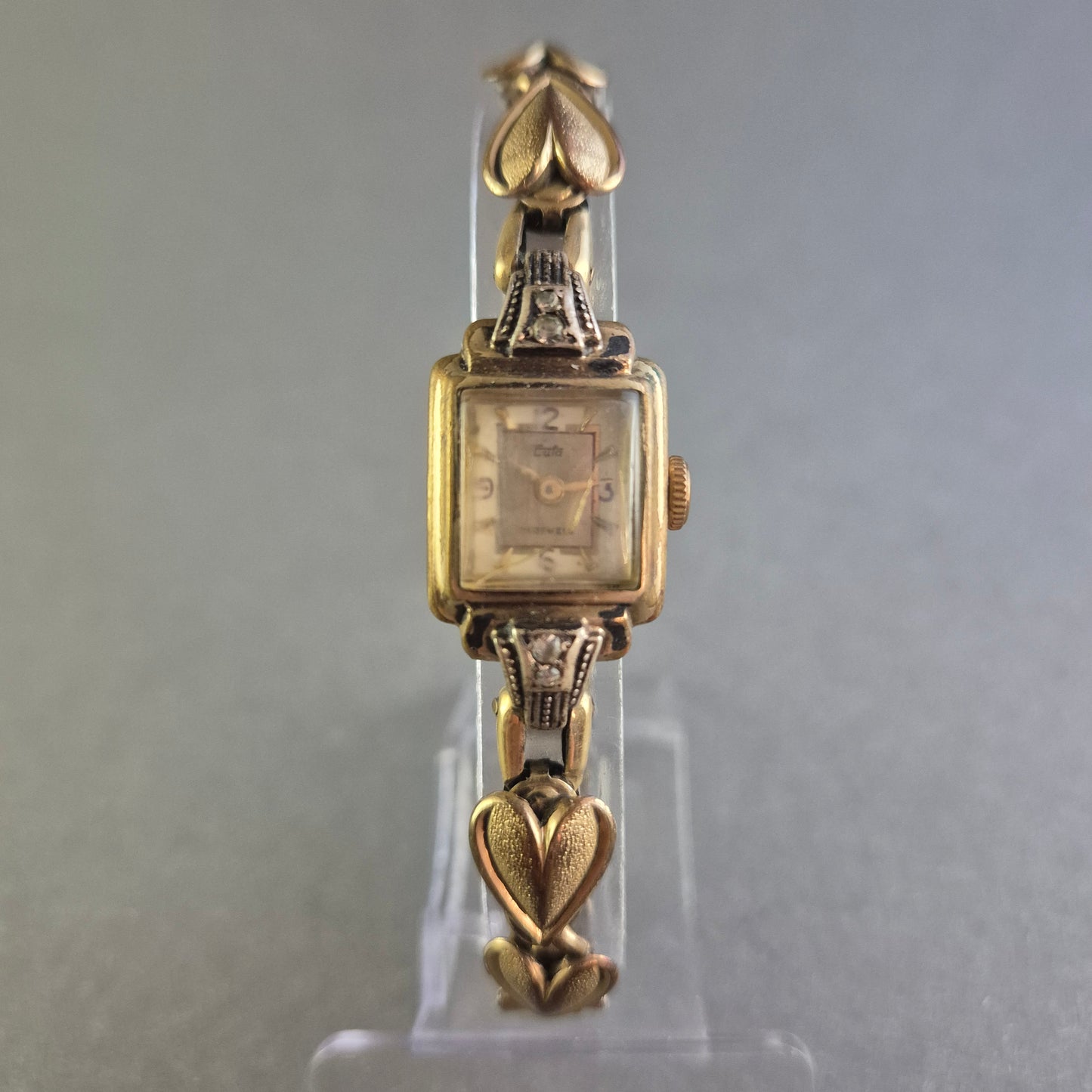 Exklusive Carla Damenarmbanduhr – Vintage-Schmuckstück mit Herzmotiv