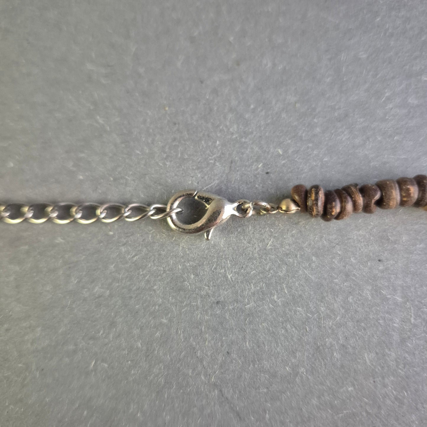 Natürliche Kokosnuss-Schmuckkette – Ethno-Stil mit Perlmutt-Akzenten