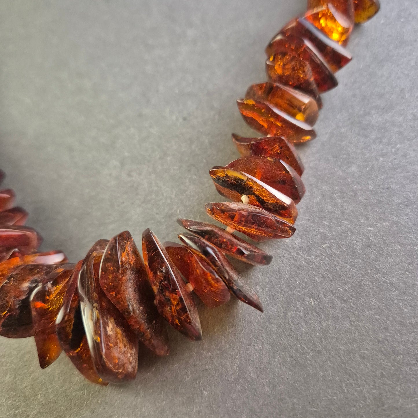 Echte Bernstein-Kette – Naturbelassener Look für Liebhaber von Edelsteinschmuck