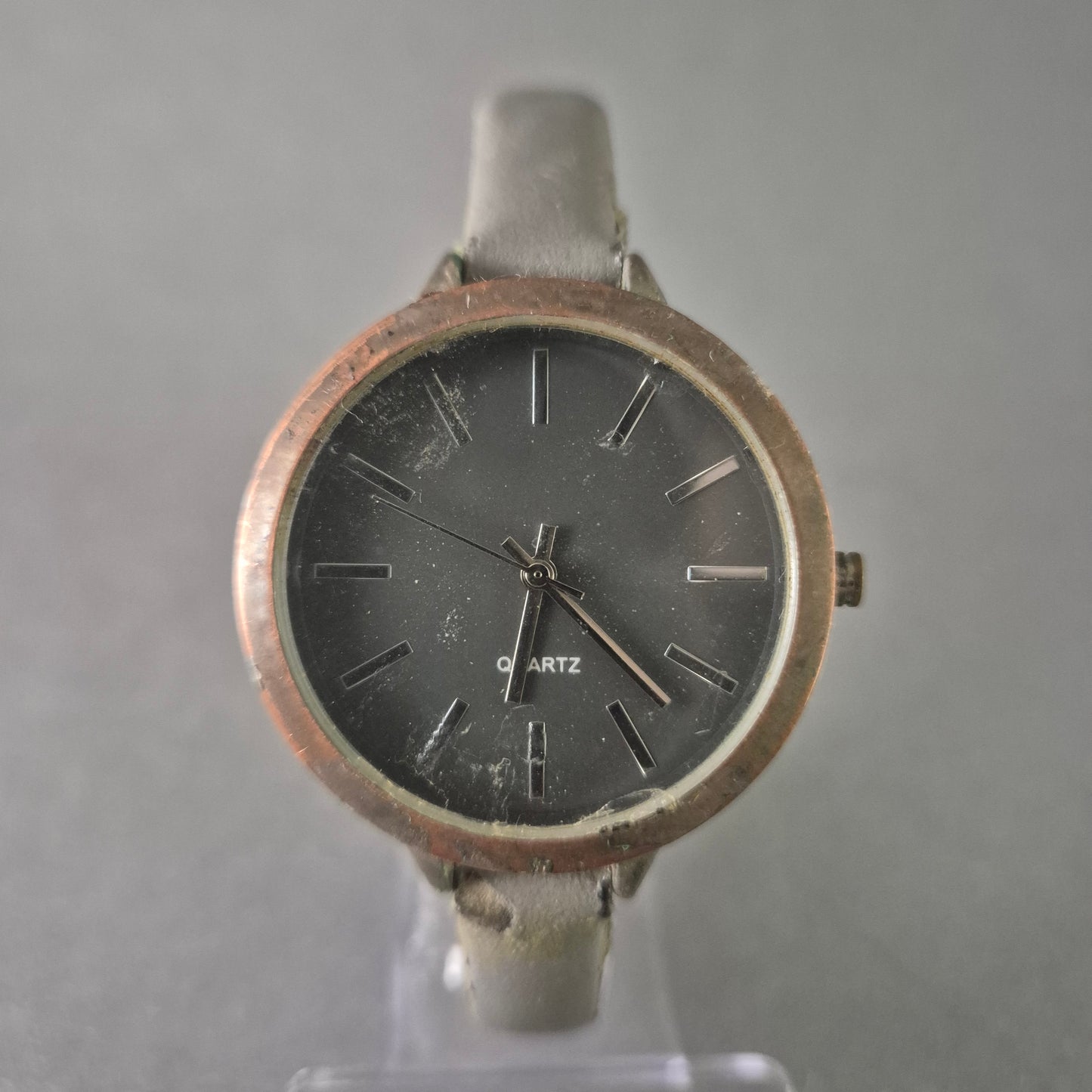 Schlichte Woolworth Herrenarmbanduhr – Vintage-Design mit Quarzwerk