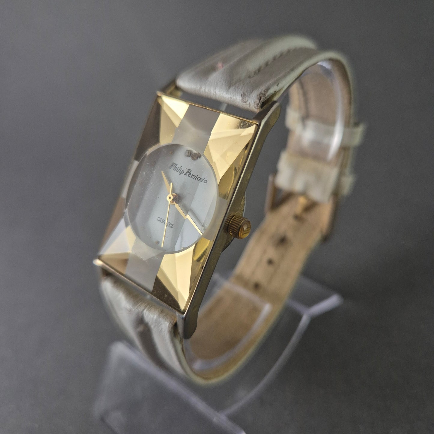 Stilvolle Philip Persio Damenarmbanduhr – Elegantes Design mit Goldakzenten