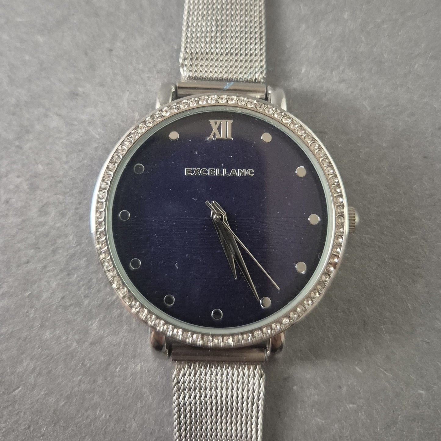 Excellanc Damenarmbanduhr – Stilvolle Eleganz mit Strassbesatz