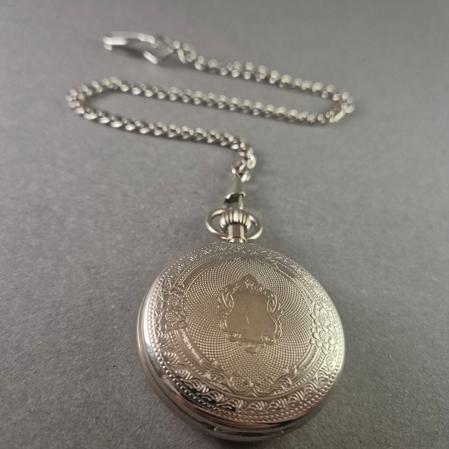 Eichmüller Taschenuhr Klassisches Design mit filigravem Gehäuse