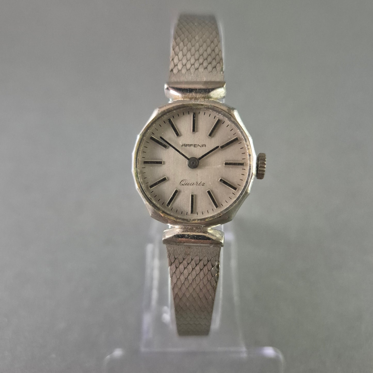 Arfena Damenarmbanduhr – Klassische Eleganz mit Quarzwerk