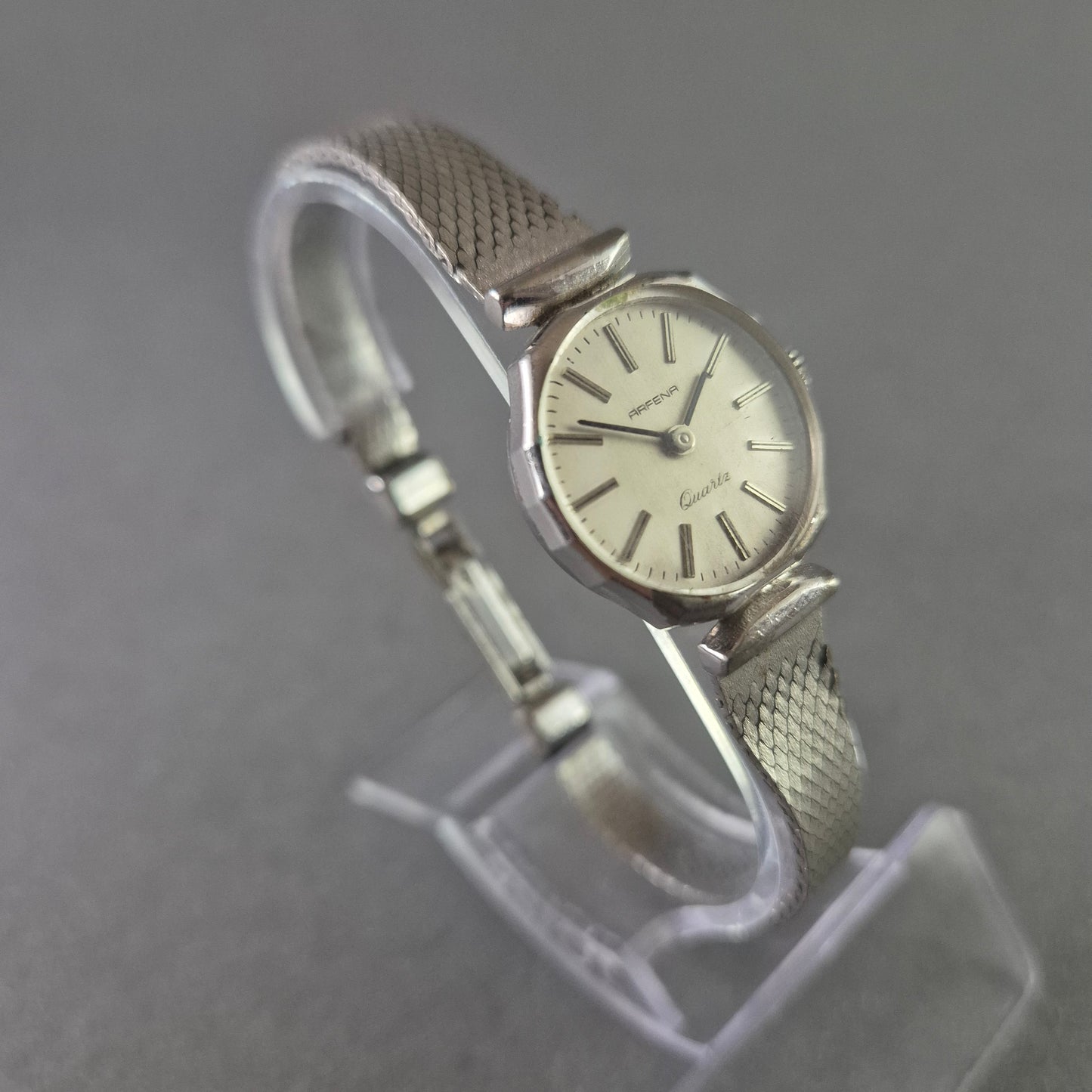 Arfena Damenarmbanduhr – Klassische Eleganz mit Quarzwerk