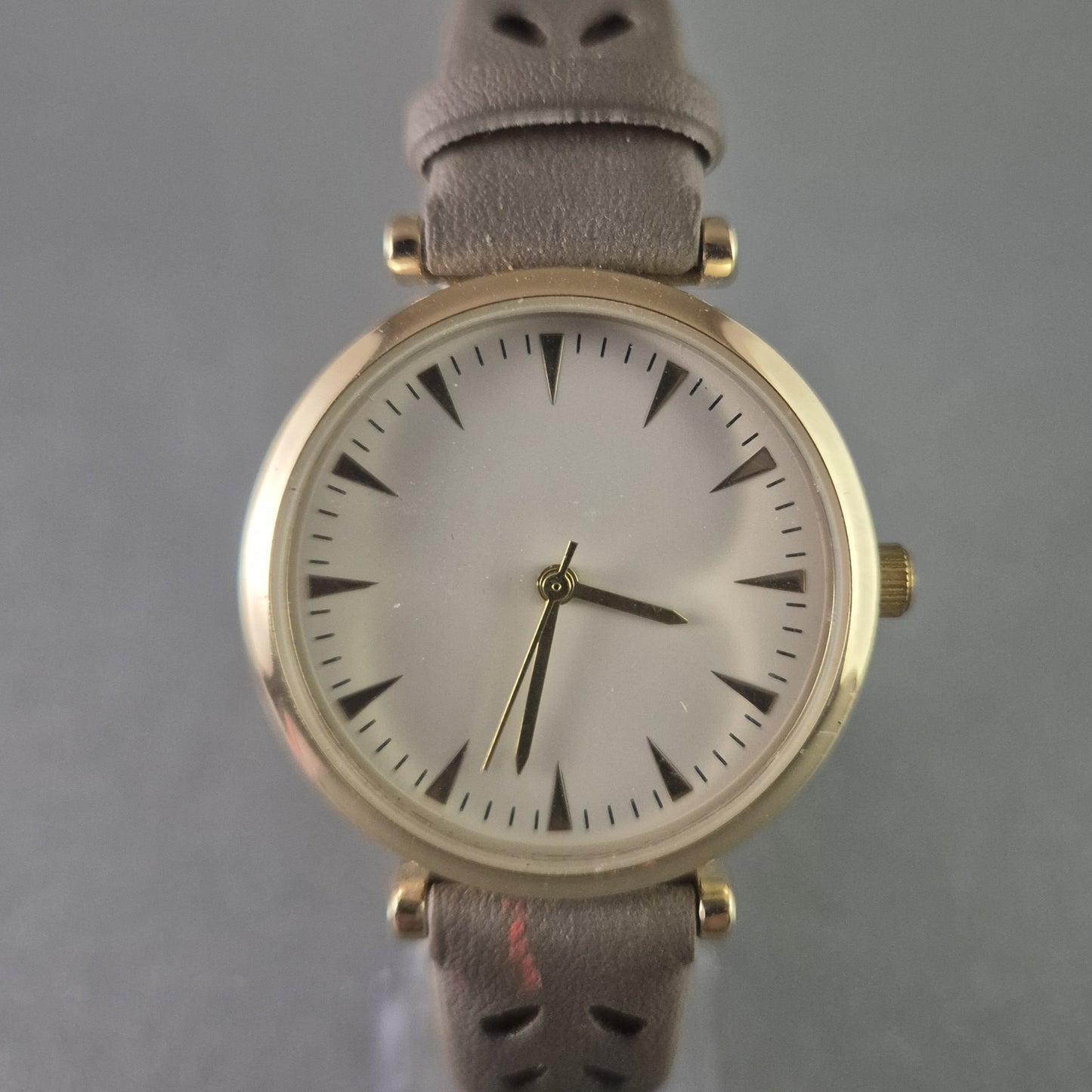 JG Damenarmbanduhr – Schlichtes Design mit Lederarmband