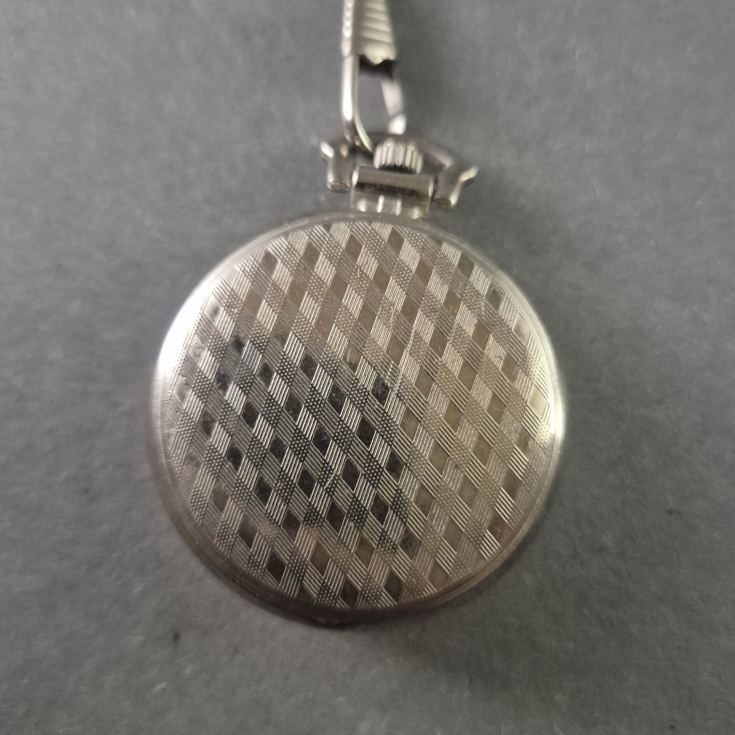 Elegante Taschenuhr mit Kette – Klassisches Design mit Quarzwerk