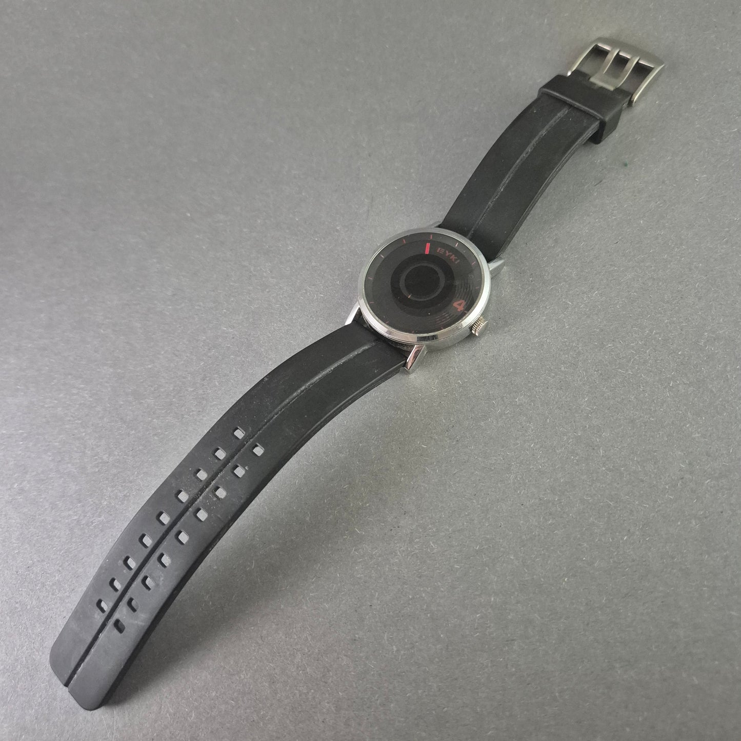 Eyki Herrenarmbanduhr – Futuristisches Design mit Quarzwerk