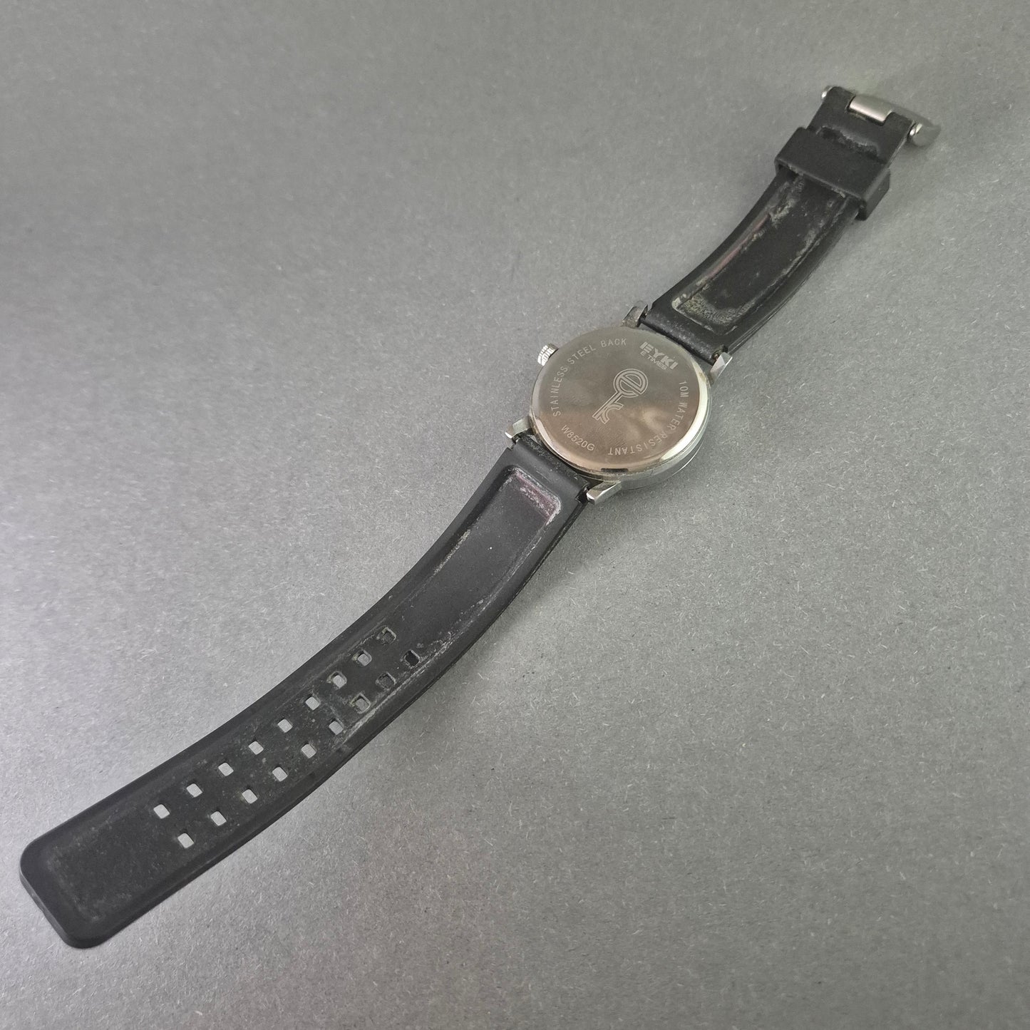 Eyki Herrenarmbanduhr – Futuristisches Design mit Quarzwerk