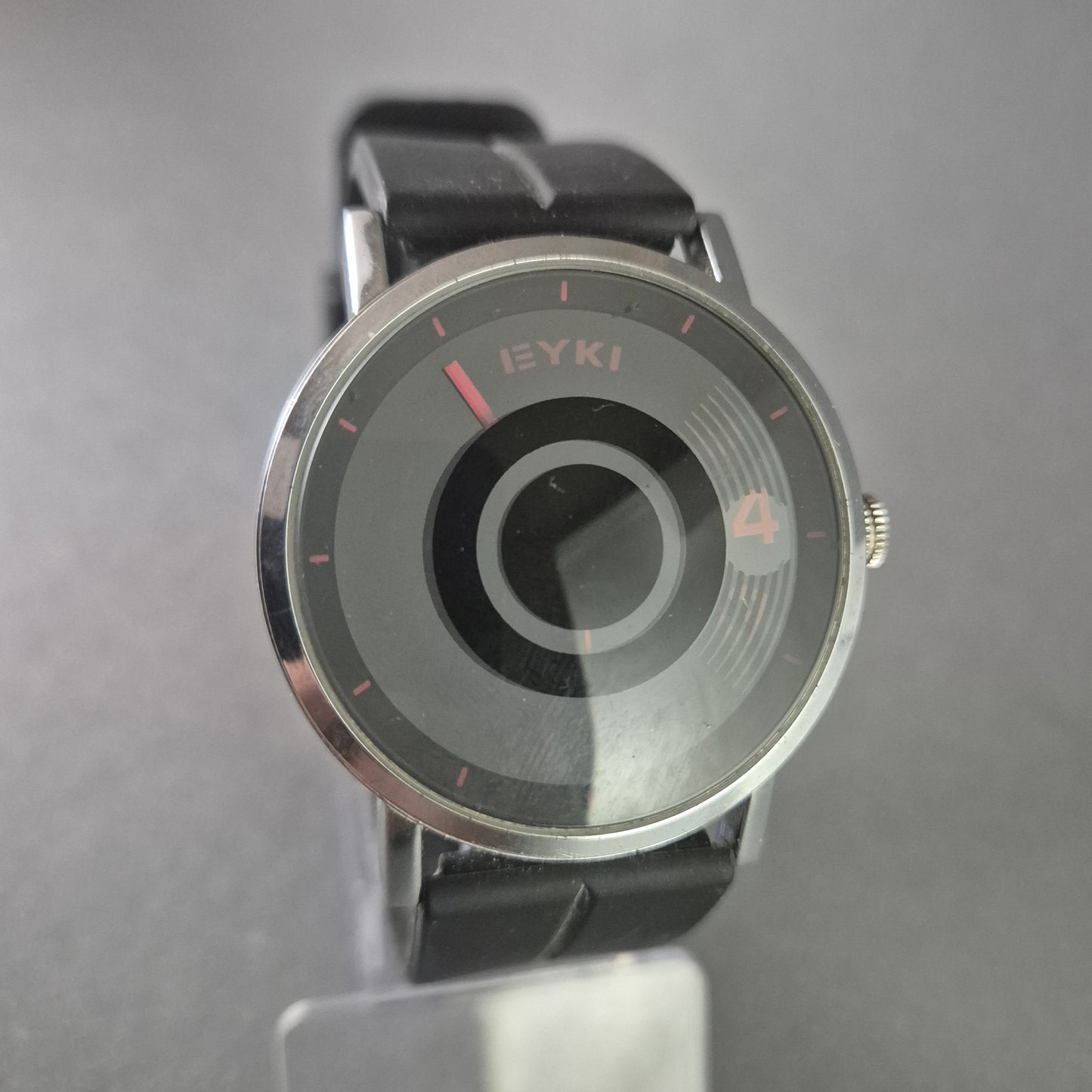 Eyki Herrenarmbanduhr – Futuristisches Design mit Quarzwerk