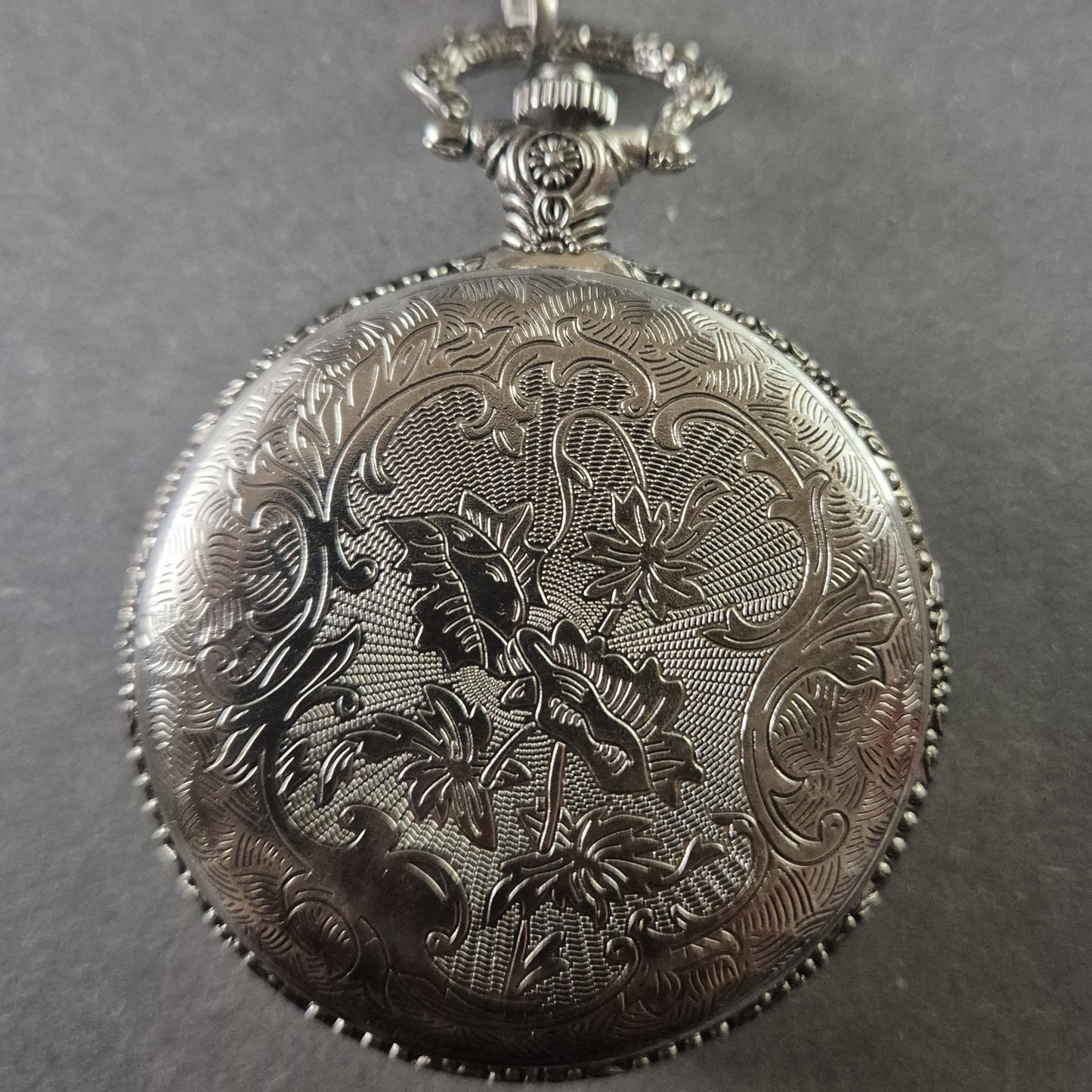 Edle Taschenuhr mit Gorch Fock I Motiv – Klassisches Design mit Kette