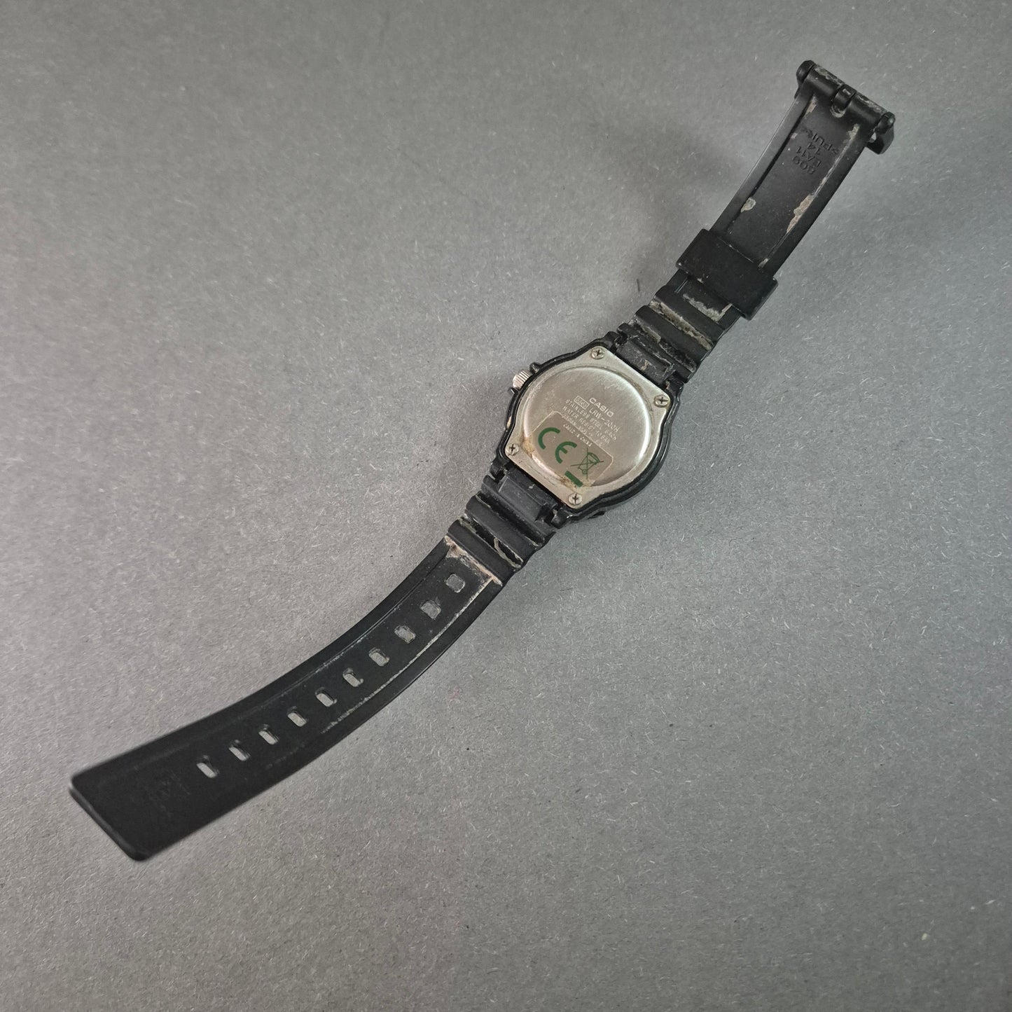 Casio MRW-200H Herren-Armbanduhr – Robuste Taucheruhr mit 100M Wasserdichtigkeit