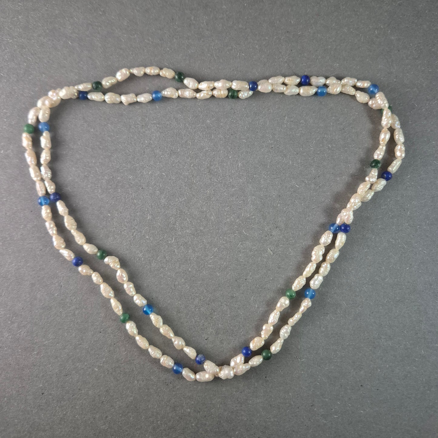 Perlenkette Farbigen Edelsteinakzenten für elegante Auftritte