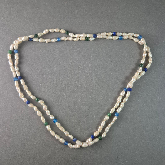 Perlenkette Farbigen Edelsteinakzenten für elegante Auftritte