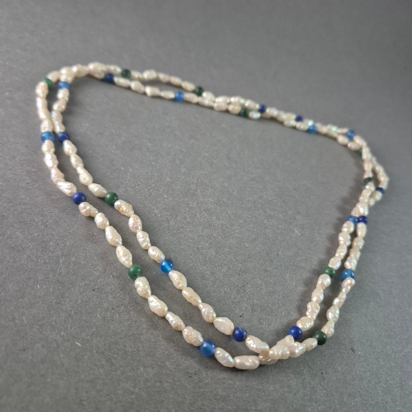 Perlenkette Farbigen Edelsteinakzenten für elegante Auftritte