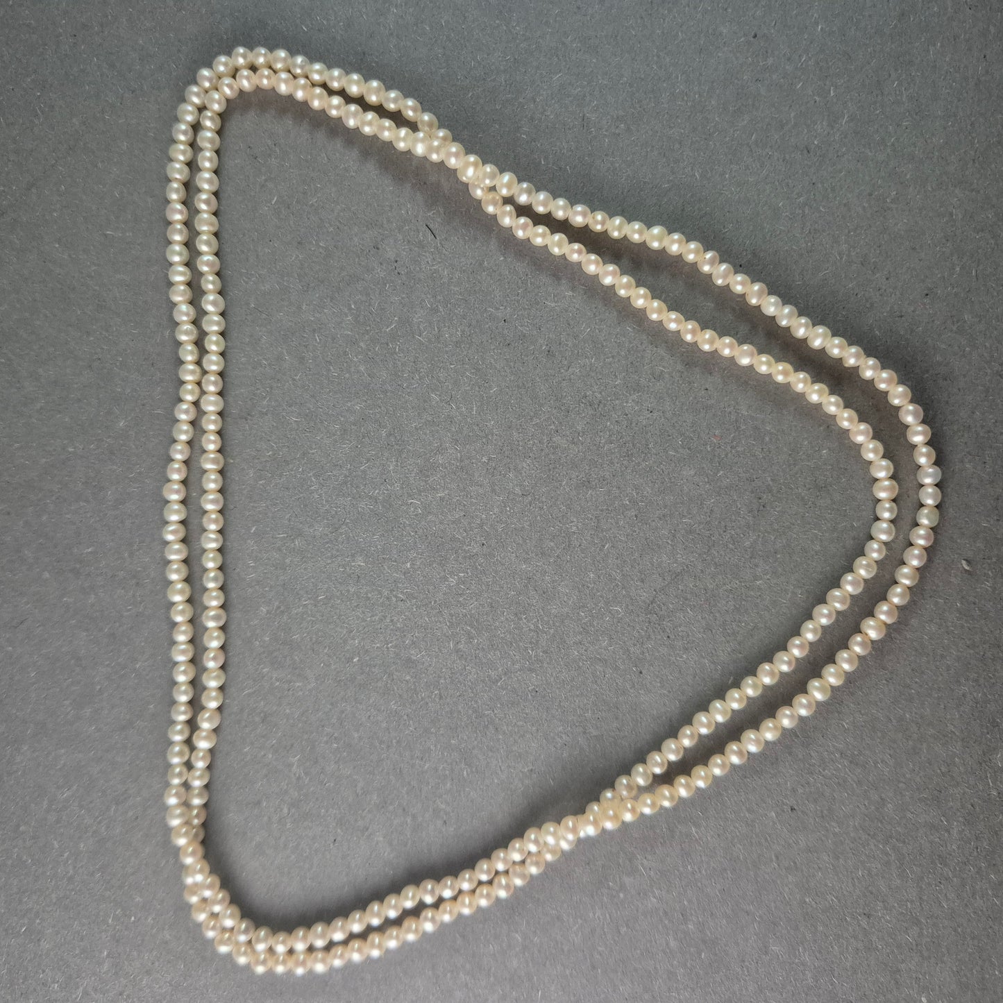 Elegante Süßwasserperlenkette mit feinen Perlen