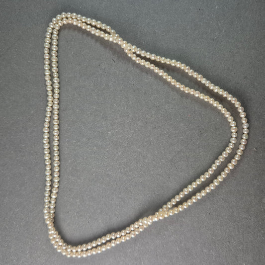 Elegante Süßwasserperlenkette mit feinen Perlen