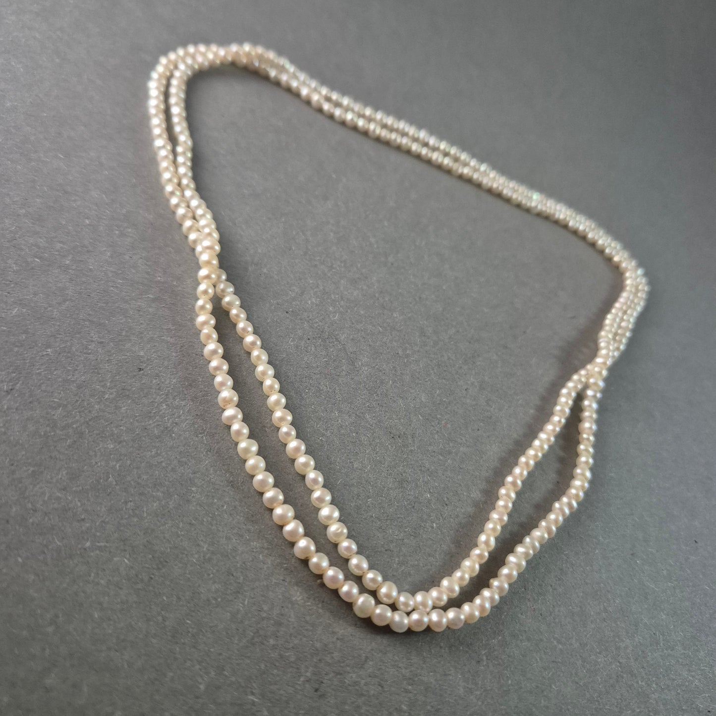 Elegante Süßwasserperlenkette mit feinen Perlen