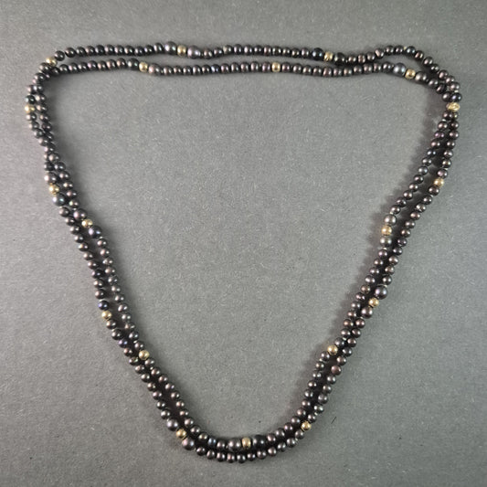 Elegante Perlenkette mit schwarzen Süßwasserperlen – Stilvoll & Zeitlos