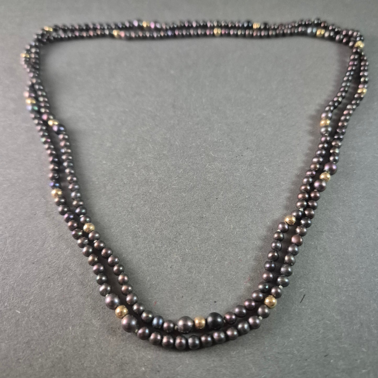 Elegante Perlenkette mit schwarzen Süßwasserperlen – Stilvoll & Zeitlos