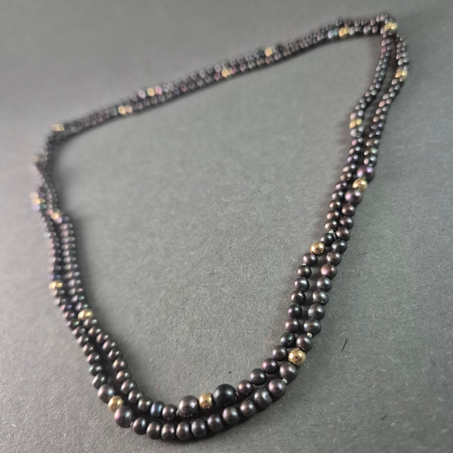 Elegante Perlenkette mit schwarzen Süßwasserperlen – Stilvoll & Zeitlos