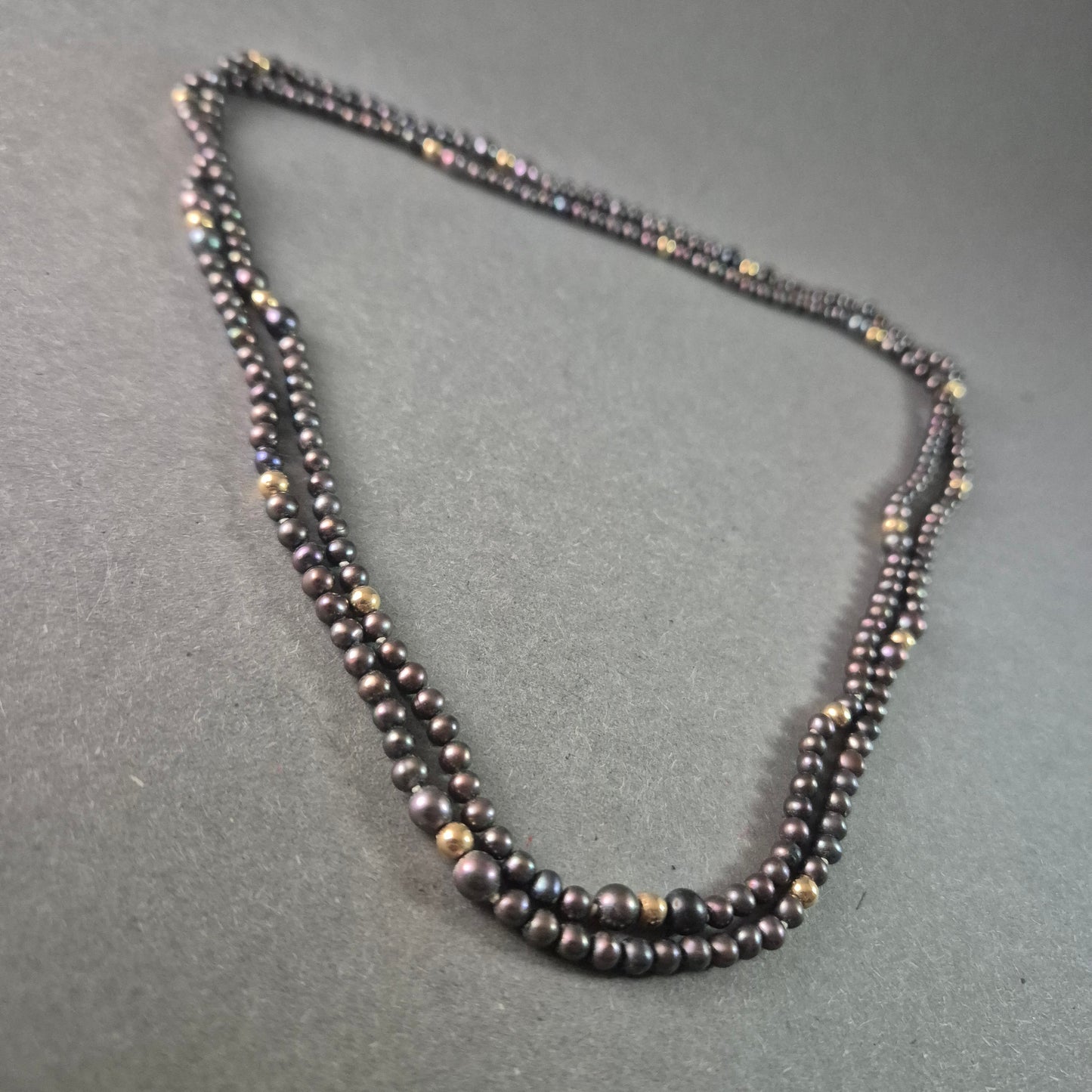 Elegante Perlenkette mit schwarzen Süßwasserperlen – Stilvoll & Zeitlos