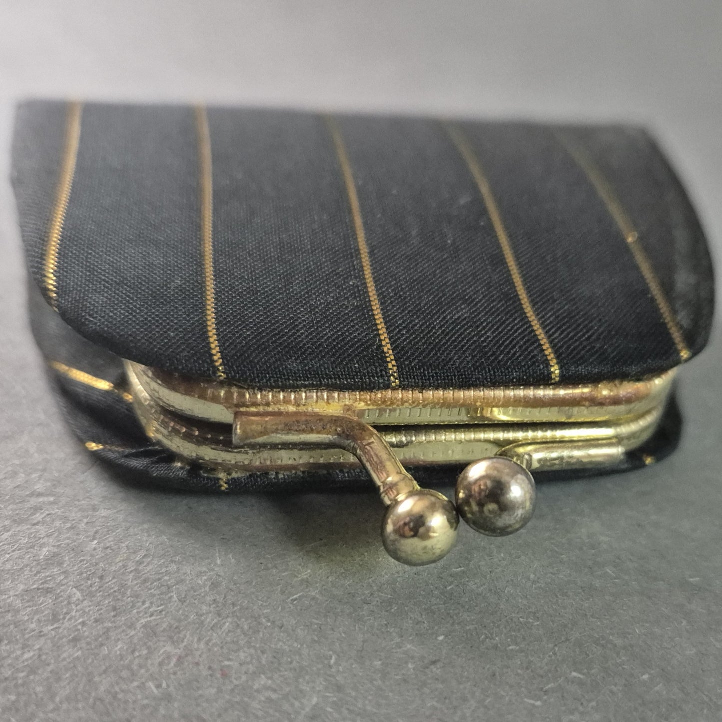 Vintage Kleingeldbörse mit Streifenmuster – Klassisch & Stilvoll