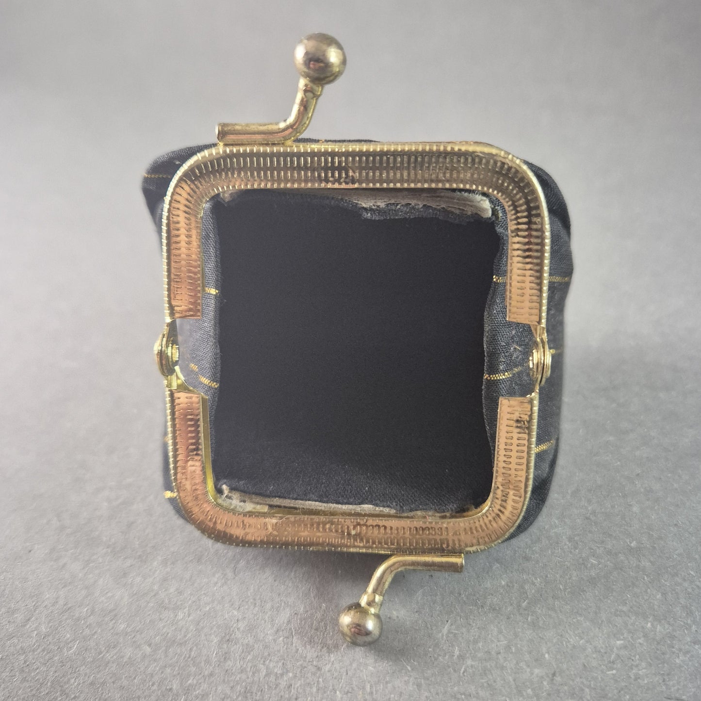 Vintage Kleingeldbörse mit Streifenmuster – Klassisch & Stilvoll