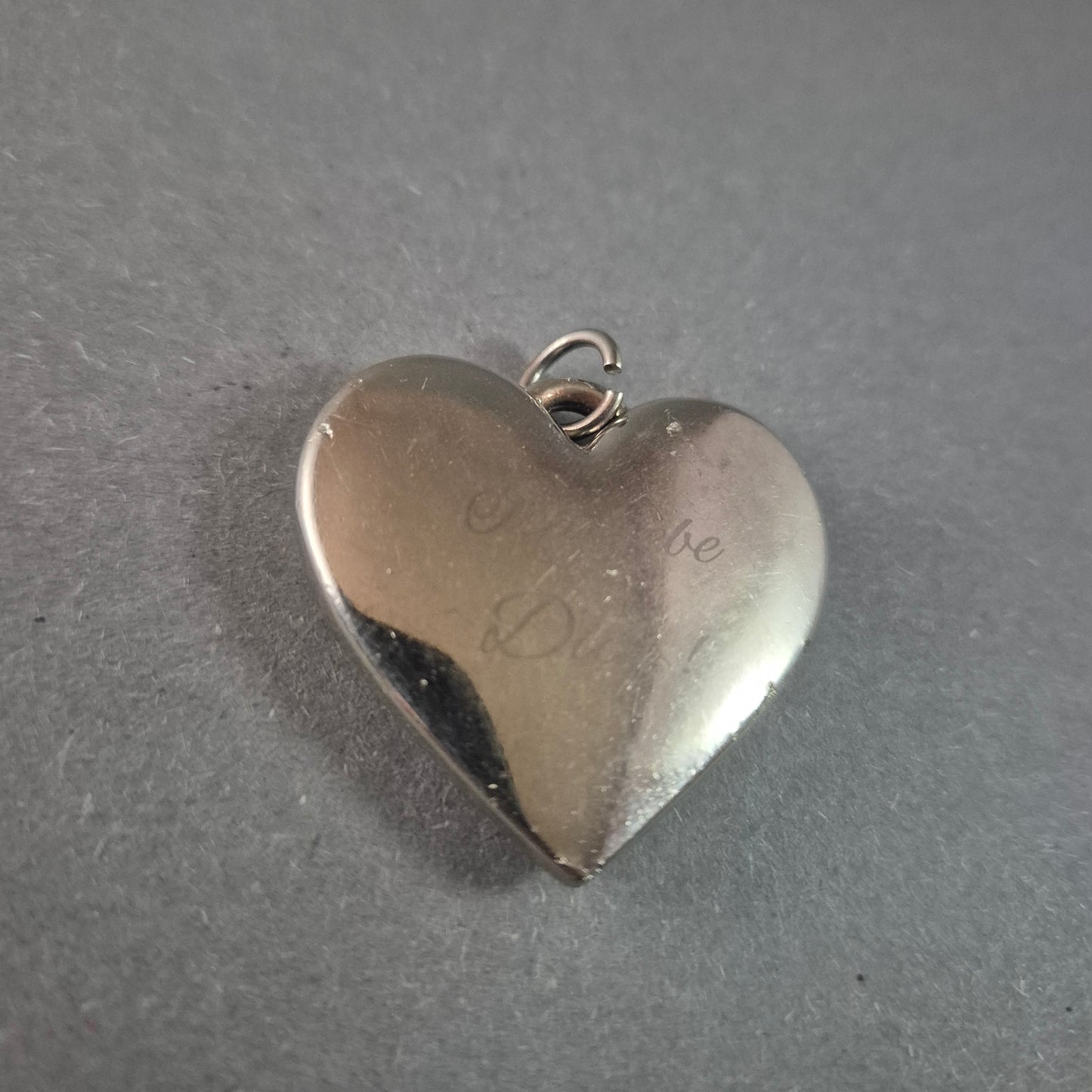Silberner Herzanhänger mit Gravur – Zeitlos & Romantisch