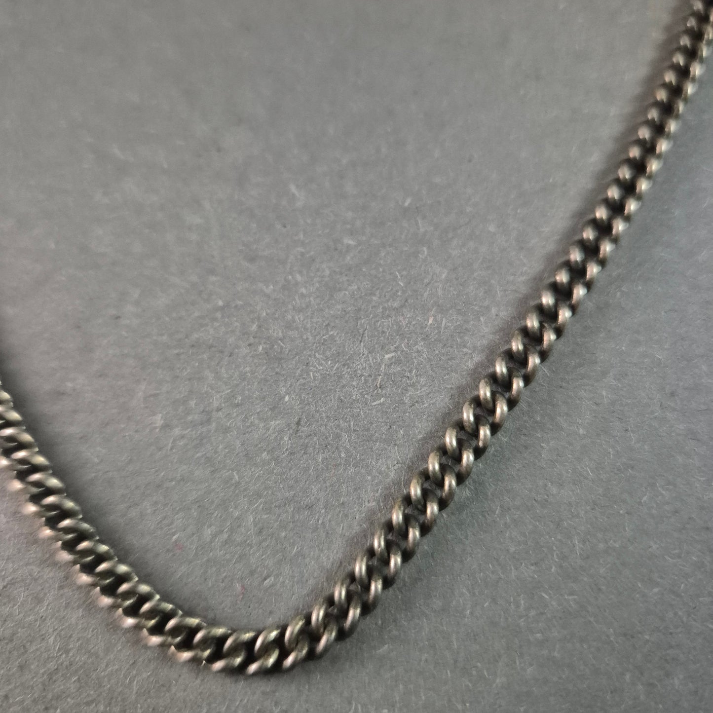 Vintage Silberkette – Zeitloser Look für stilvolle Akzente