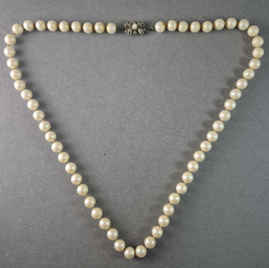 Elegante Vintage-Perlenkette mit filigranem Verschluss – Zeitlose Schönheit