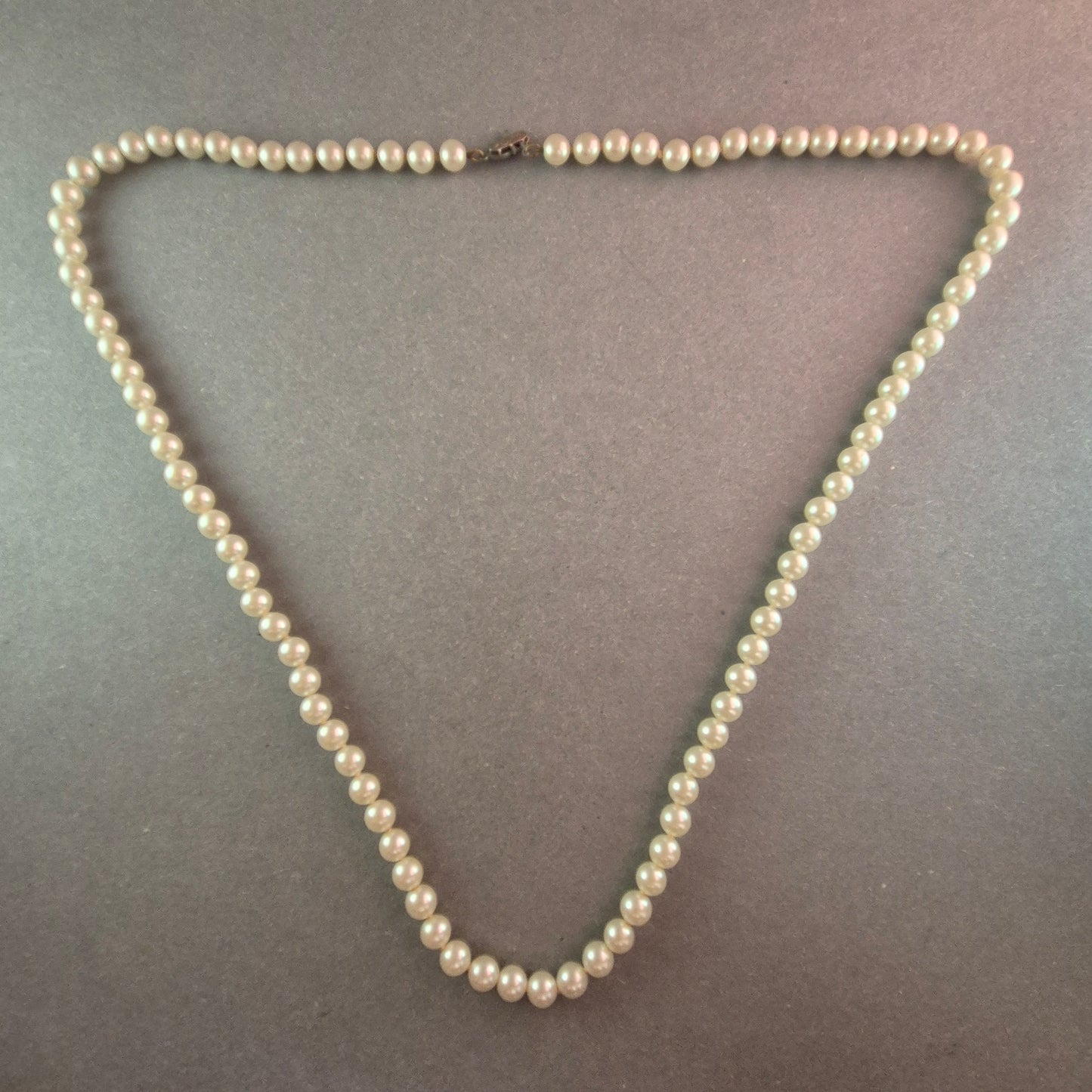 Klassische Perlenkette – Eleganz in zeitlosem Design