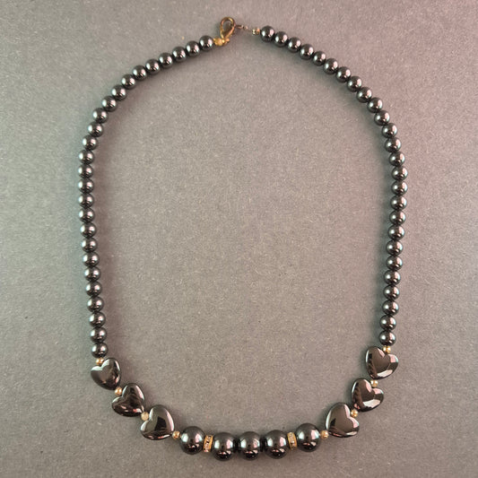 Elegante Hämatit-Halskette mit Herz-Design – Stilvoll und Modern