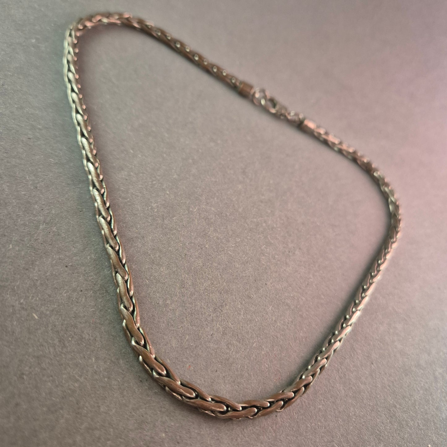 Silberne Halskette im geflochtenen Design – Robuste Eleganz