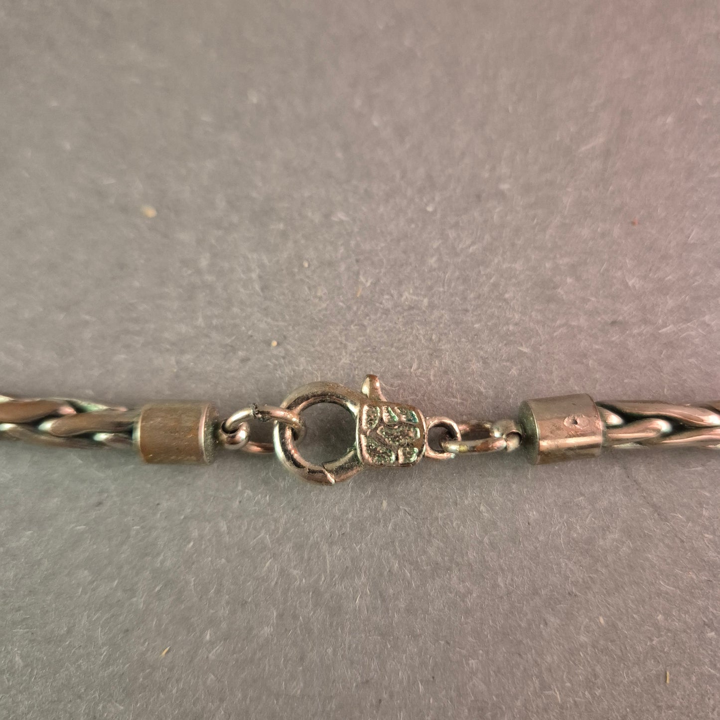 Silberne Halskette im geflochtenen Design – Robuste Eleganz