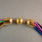 Farbenfrohes Vintage-Collier mit goldenen Akzenten