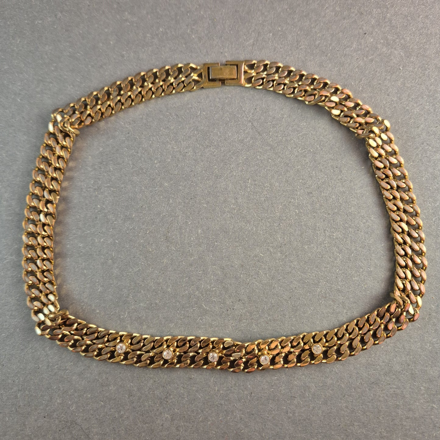 Armband mit Zirkonia-Steinen Eleganz für jedes Handgelenk